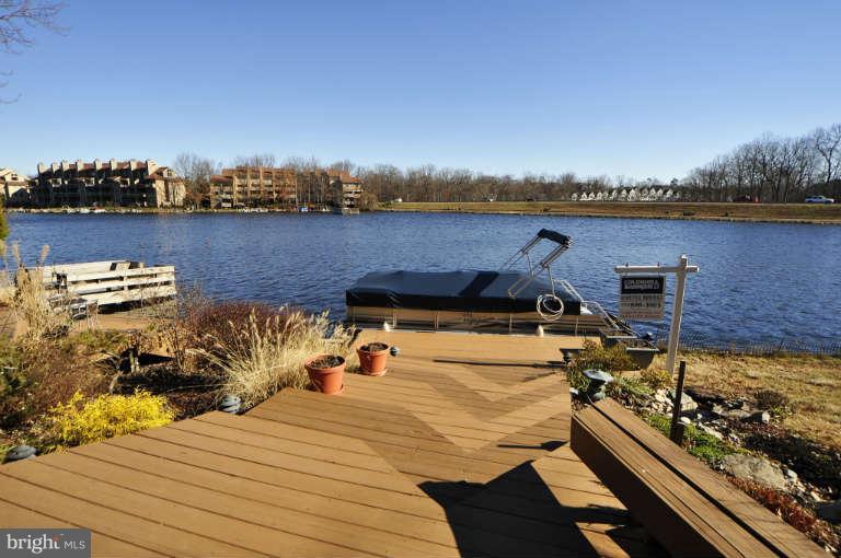 2011 Lakewinds Drive Reston, VA 20191 - Photo 25 of 26 Here's a view from the LL deck! Awesome!