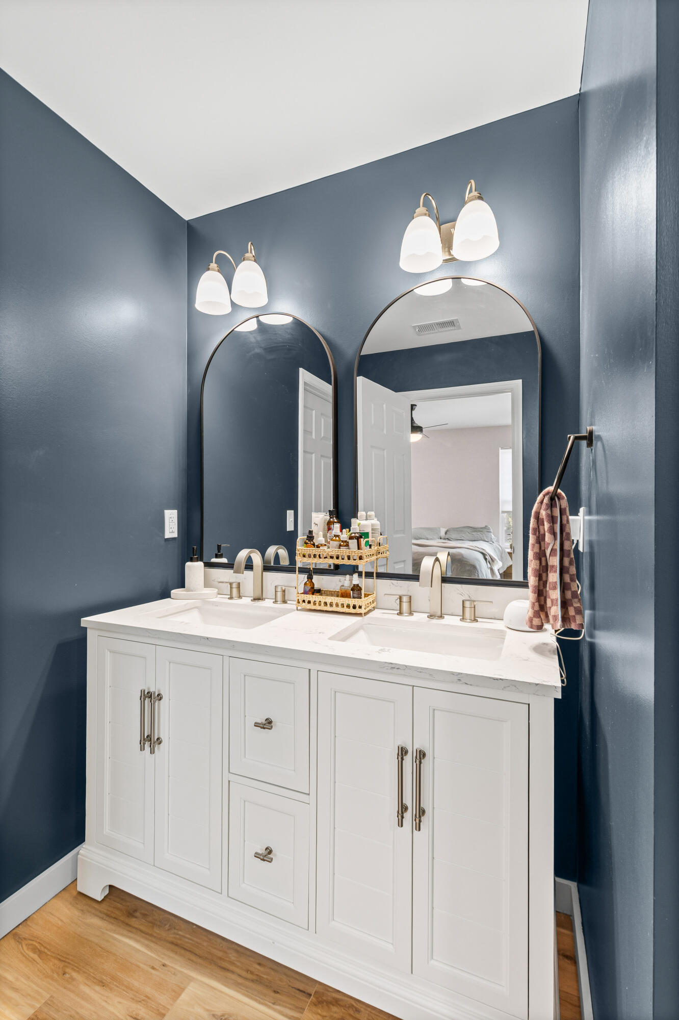 5760 Pilgrim Avenue Hanahan, SC 29410 - Photo 23 of 34 Primary bathroom