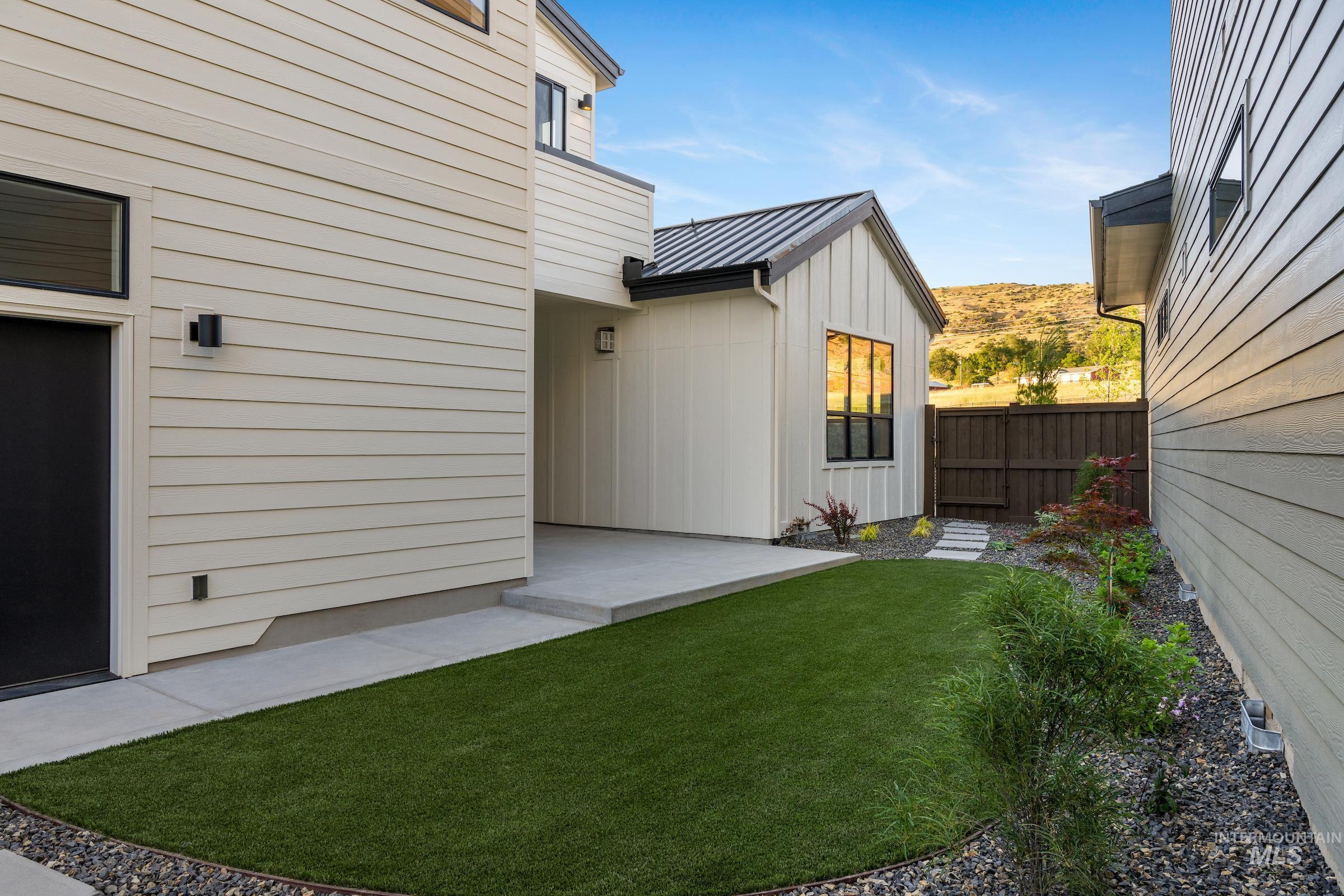 11685 North Rabbitbrush Way Boise, ID 83714 - Photo 19 of 35 View of yard