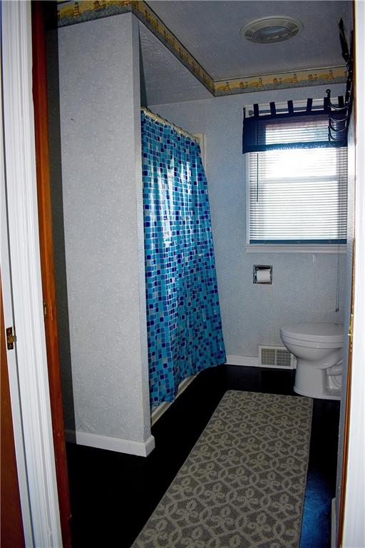 143 Lyon Avenue Rochester, PA 15074 - Photo 8 of 14 Full Bath on main floor