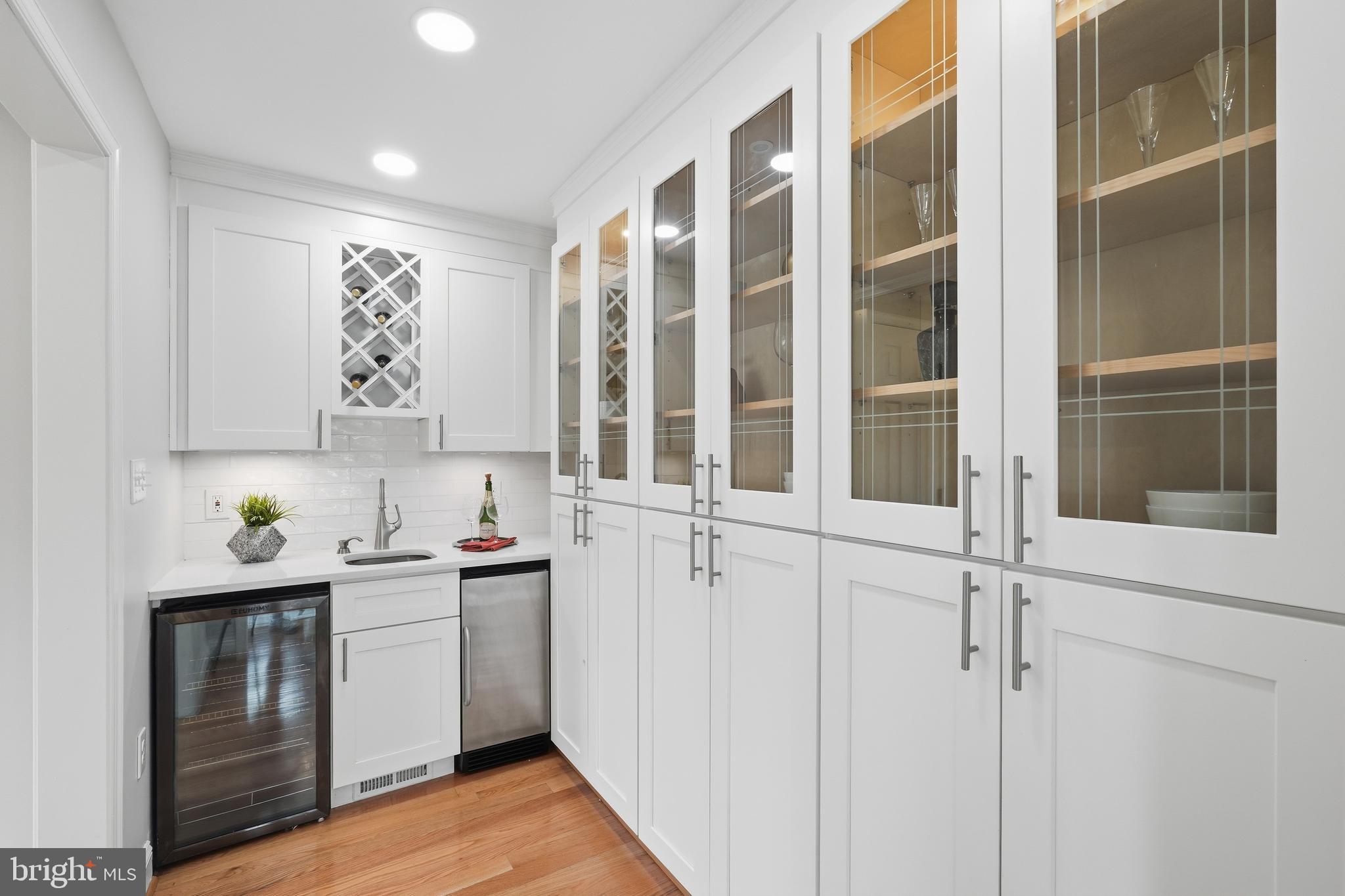 2023 Lansdowne Way Silver Spring, MD 20910 - Photo 8 of 22 Wet Bar & Pantry