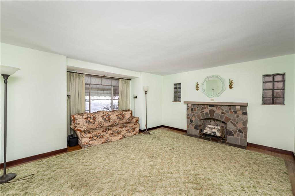 353 Mars Valencia Road Mars, PA 16046 - Photo 6 of 44 Gallery Image 6
