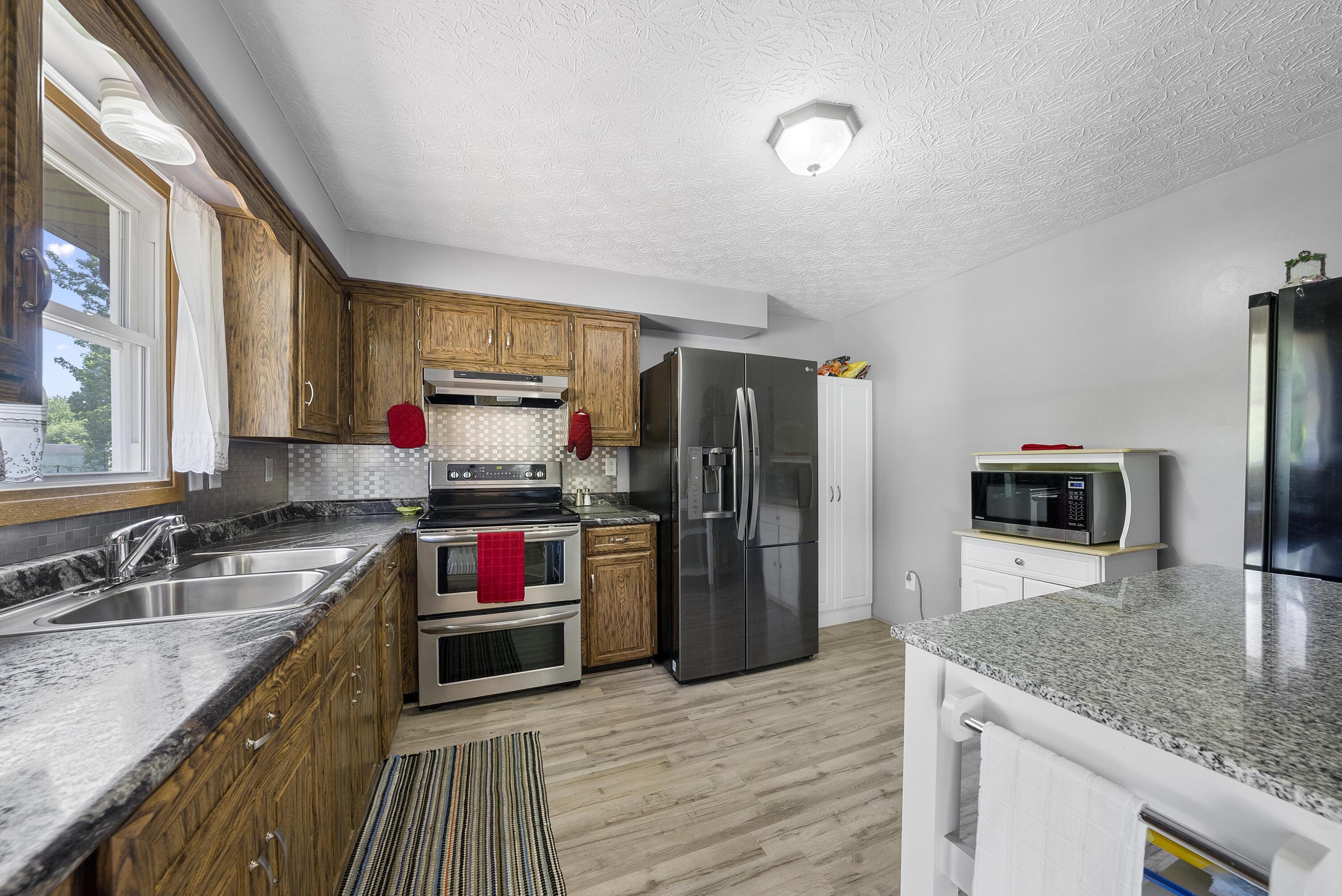 2840 Horseshoe Road Delaware, OH 43015 - Photo 14 of 52 14 Kitchen