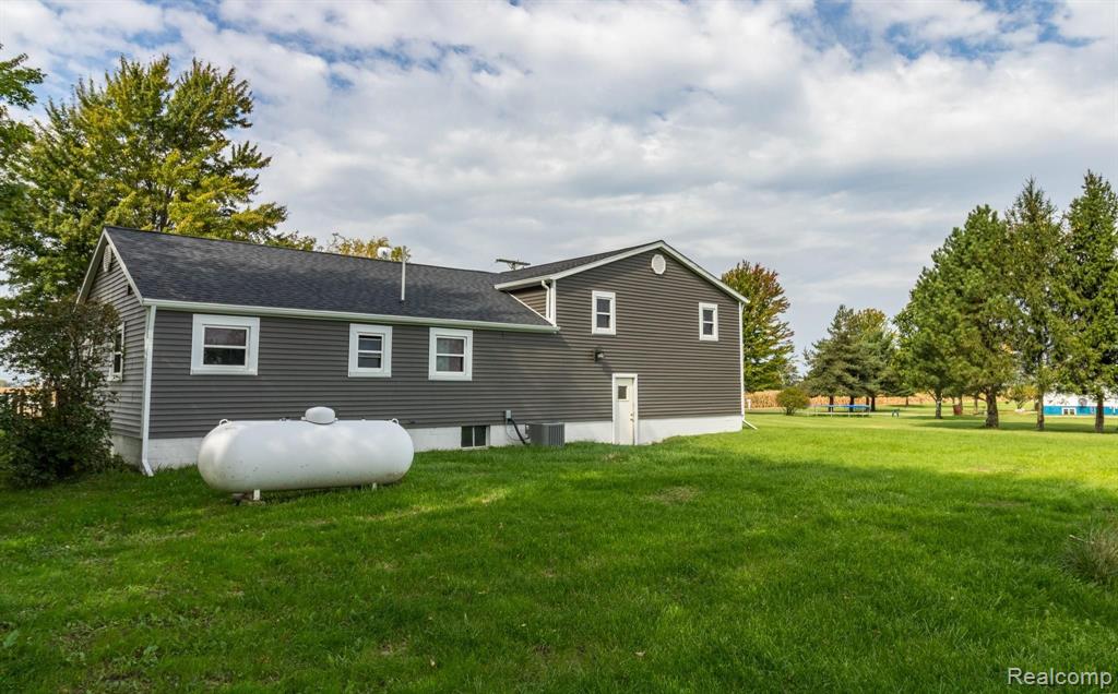 652 Wood Road Snover, MI 48472 - Photo 8 of 29