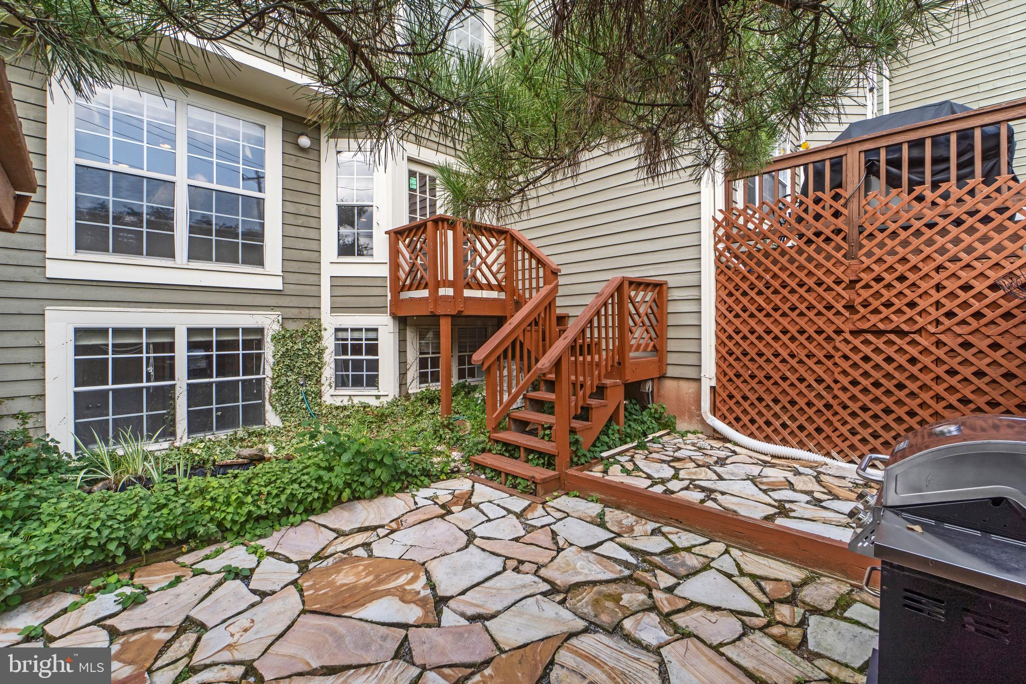 21163 Crocus Terrace Ashburn, VA 20147 - Photo 30 of 33