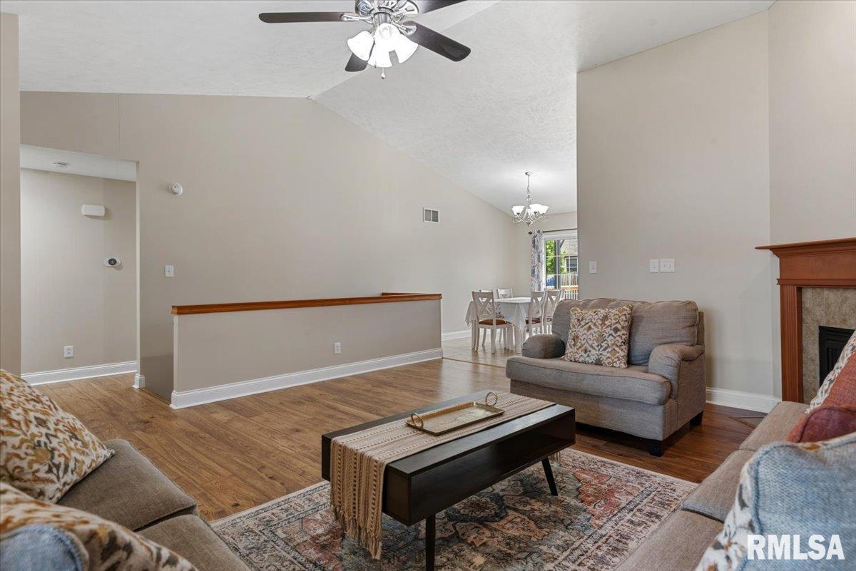 2907 Cindy Lane Springfield, IL 62711 - Photo 3 of 33