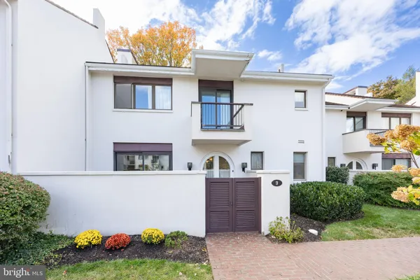 $495,000 | 9 Avignon, Unit 9, Devon, PA 19333