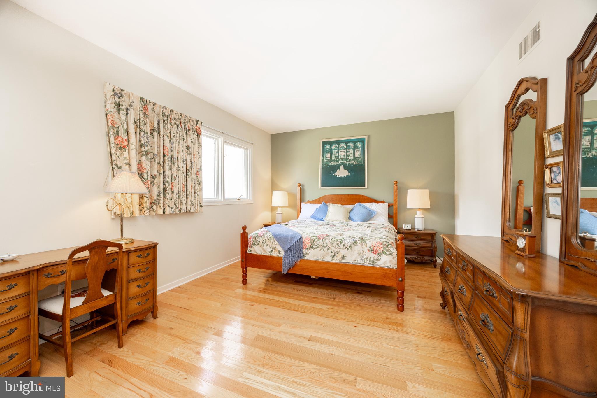 9 Avignon, Unit 9 Devon, PA 19333 - Photo 17 of 40 Primary BR