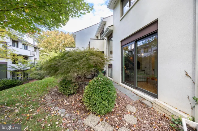 $539,900 | 9 Avignon, Unit 9, Devon, PA 19333