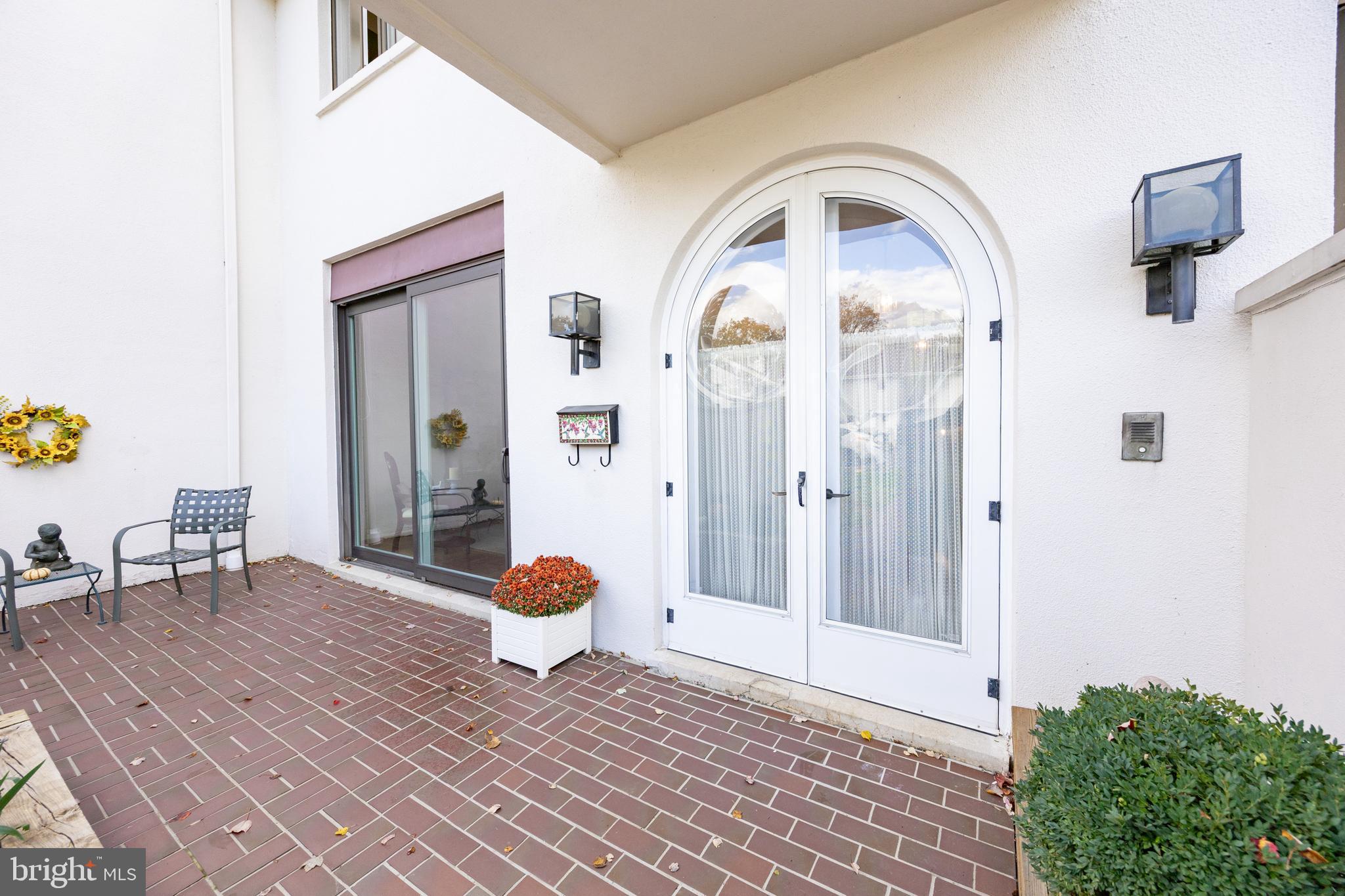 9 Avignon, Unit 9 Devon, PA 19333 - Photo 4 of 40 Front Entrance