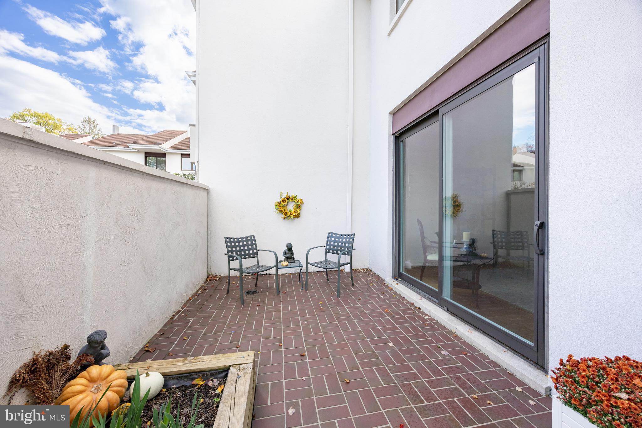 9 Avignon, Unit 9 Devon, PA 19333 - Photo 5 of 40 Enclosed Private Courtyard