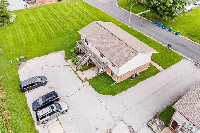 $307,500 | 45 Bellevue Drive, Collinsville, IL 62234