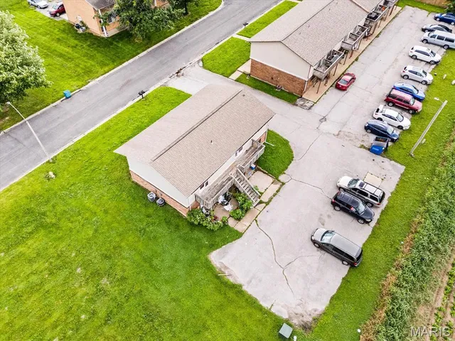 $307,500 | 45 Bellevue Drive, Collinsville, IL 62234