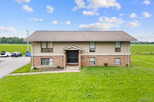 $307,500 | 45 Bellevue Drive, Collinsville, IL 62234