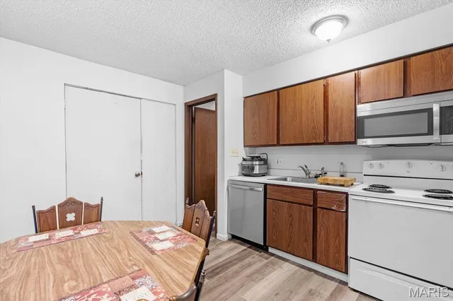 $307,500 | 45 Bellevue Drive, Collinsville, IL 62234