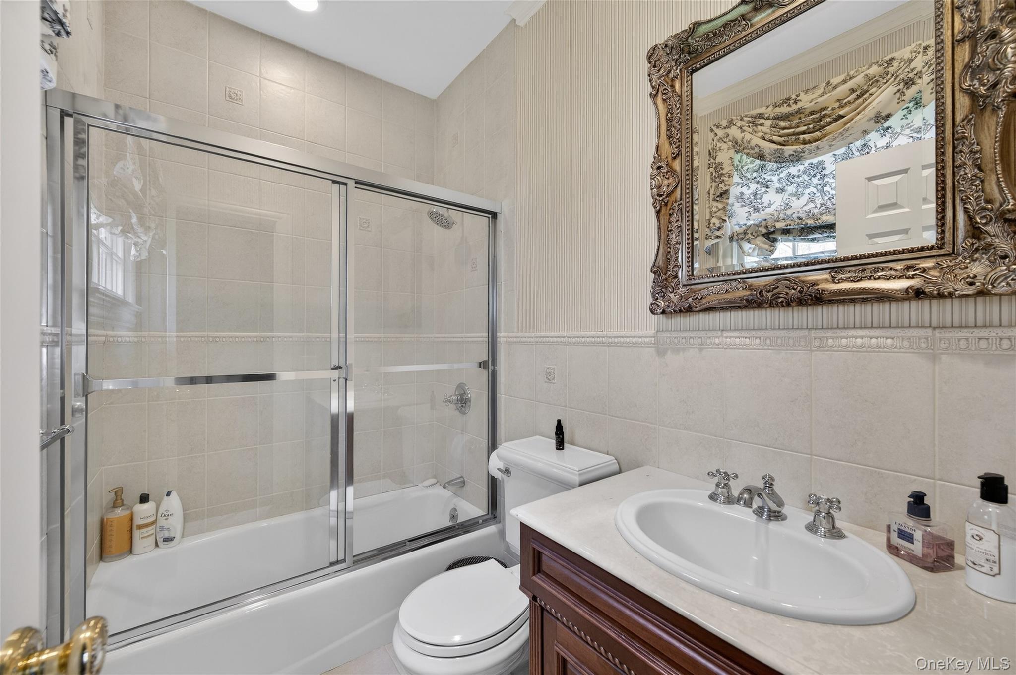 1862 Muttontown Road Syosset, NY 11791 - Photo 24 of 33
