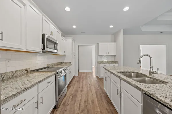 $565,000 | 584 White Shoal Way, Sneads Ferry, NC 28460