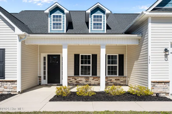 $565,000 | 584 White Shoal Way, Sneads Ferry, NC 28460