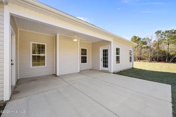 $565,000 | 584 White Shoal Way, Sneads Ferry, NC 28460