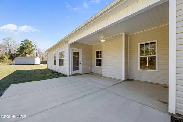 $565,000 | 584 White Shoal Way, Sneads Ferry, NC 28460
