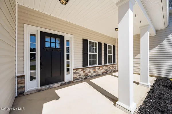 $565,000 | 584 White Shoal Way, Sneads Ferry, NC 28460