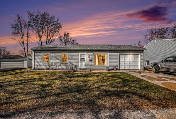 $305,000 | 218 Mayfield Drive, Streamwood, IL 60107