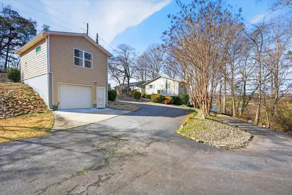 $675,000 | 353 Fagan Drive, Inman, SC 29349