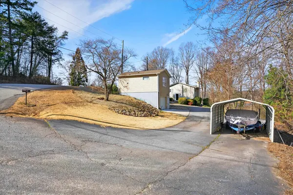 $675,000 | 353 Fagan Drive, Inman, SC 29349