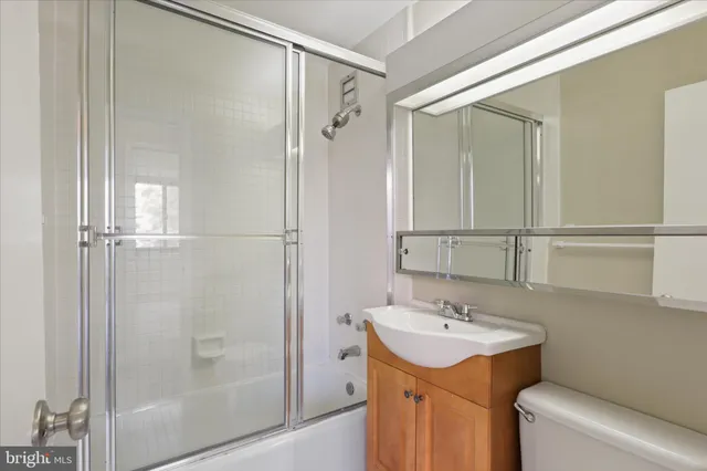 $1,950 | 1011 Arlington Boulevard, Unit 444, Arlington, VA 22209