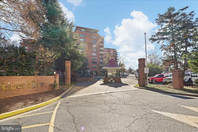 $1,950 | 1011 Arlington Boulevard, Unit 444, Arlington, VA 22209