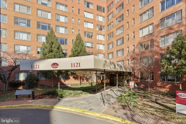 $1,950 | 1011 Arlington Boulevard, Unit 444, Arlington, VA 22209