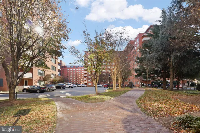 $1,950 | 1011 Arlington Boulevard, Unit 444, Arlington, VA 22209