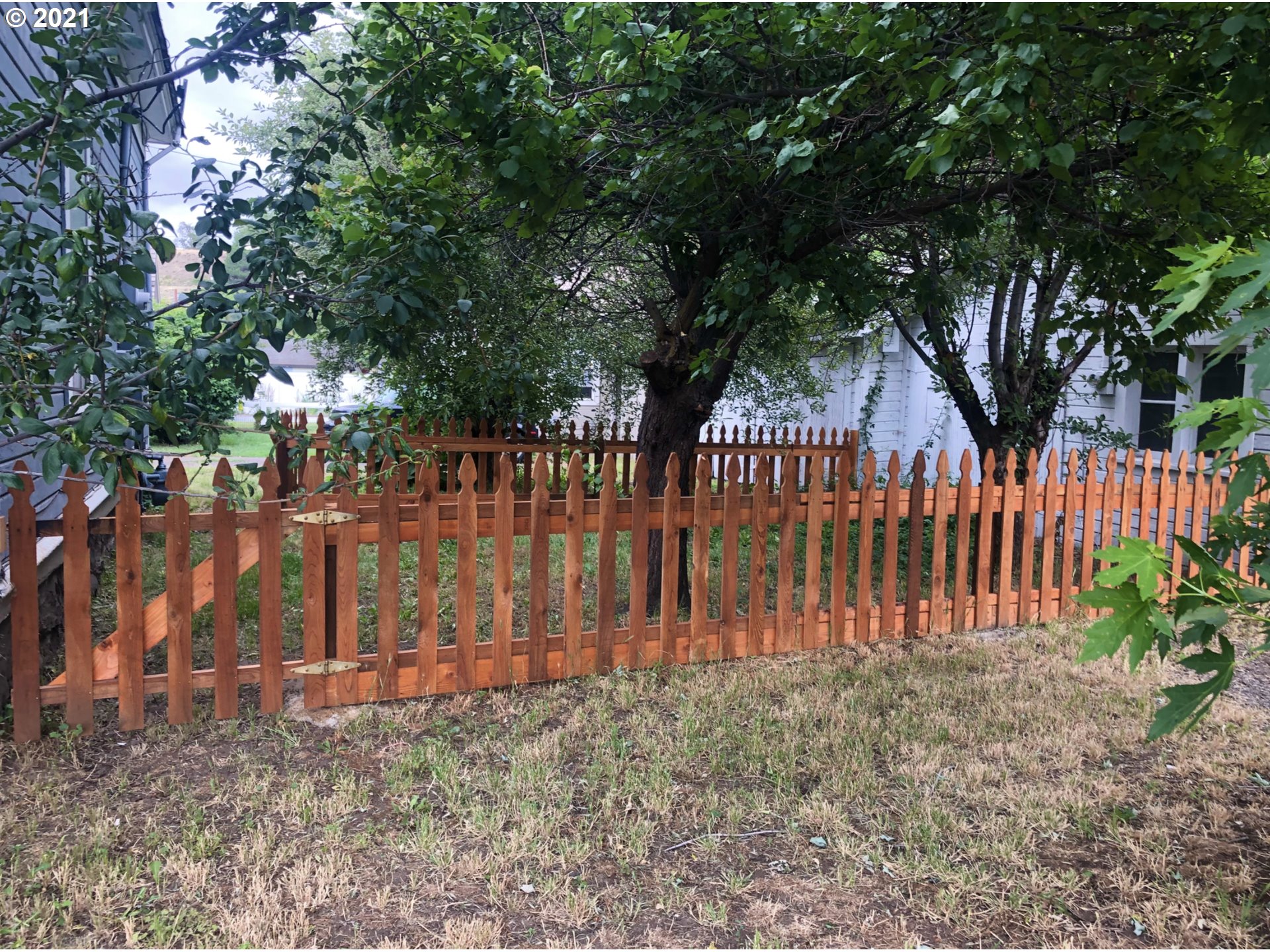 602 South Main Street Pendleton, OR 97801 - Photo 25 of 26 a view of a wooden fence