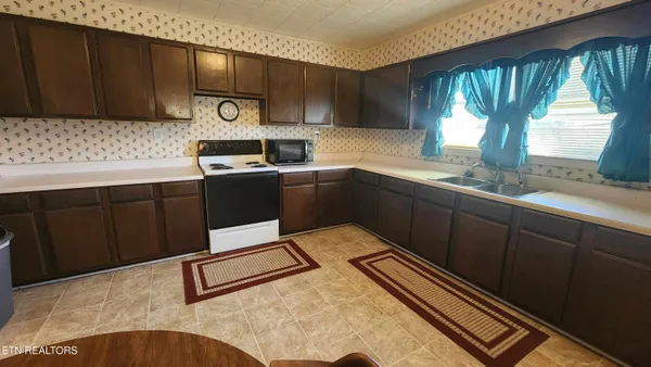 $329,900 | 214 Don't Care Lane, Celina, TN 38551