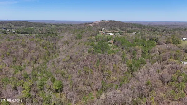 $329,900 | 214 Don't Care Lane, Celina, TN 38551