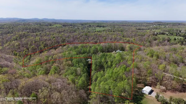 $329,900 | 214 Don't Care Lane, Celina, TN 38551