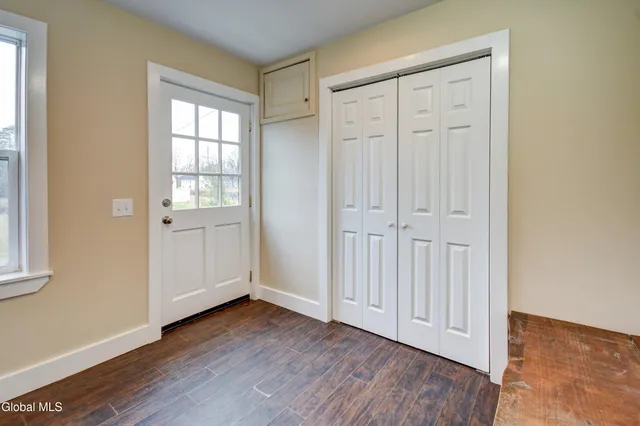 $224,900 | 10 Hallenbeck Street, Mayfield, NY 12117