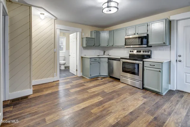 $224,900 | 10 Hallenbeck Street, Mayfield, NY 12117