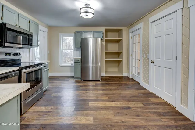 $224,900 | 10 Hallenbeck Street, Mayfield, NY 12117