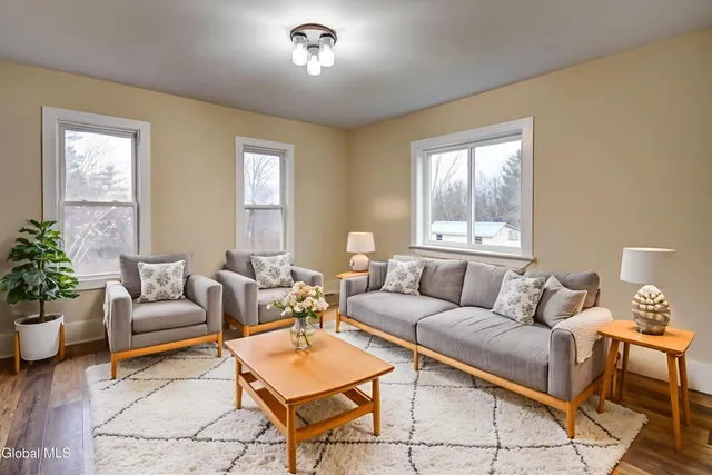 $224,900 | 10 Hallenbeck Street, Mayfield, NY 12117