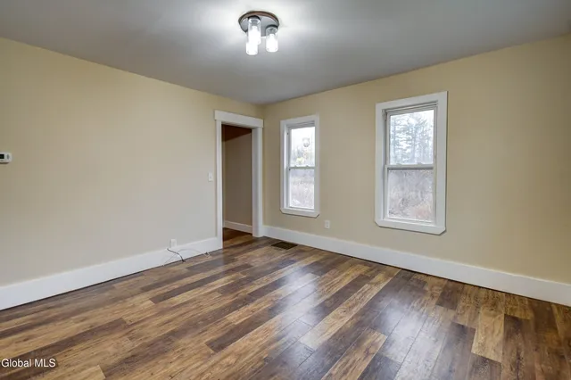 $224,900 | 10 Hallenbeck Street, Mayfield, NY 12117