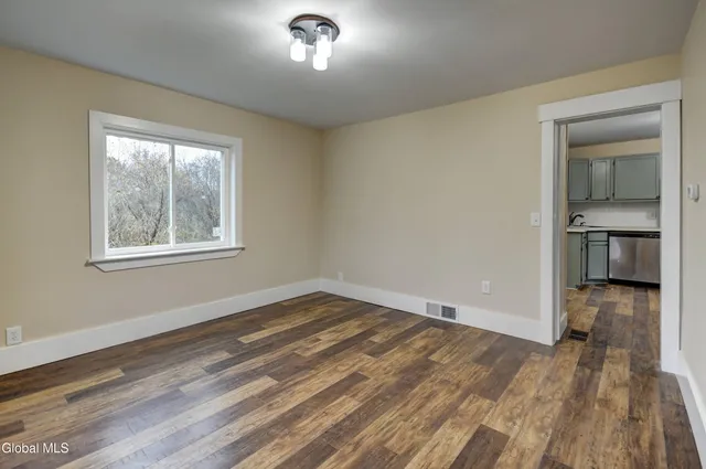 $224,900 | 10 Hallenbeck Street, Mayfield, NY 12117