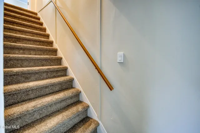 $224,900 | 10 Hallenbeck Street, Mayfield, NY 12117