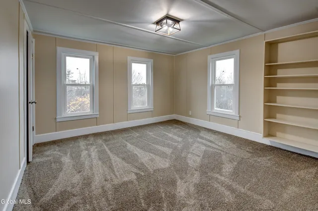 $224,900 | 10 Hallenbeck Street, Mayfield, NY 12117