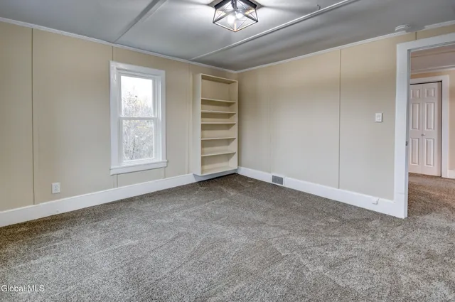 $224,900 | 10 Hallenbeck Street, Mayfield, NY 12117