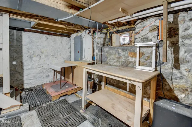 $224,900 | 10 Hallenbeck Street, Mayfield, NY 12117