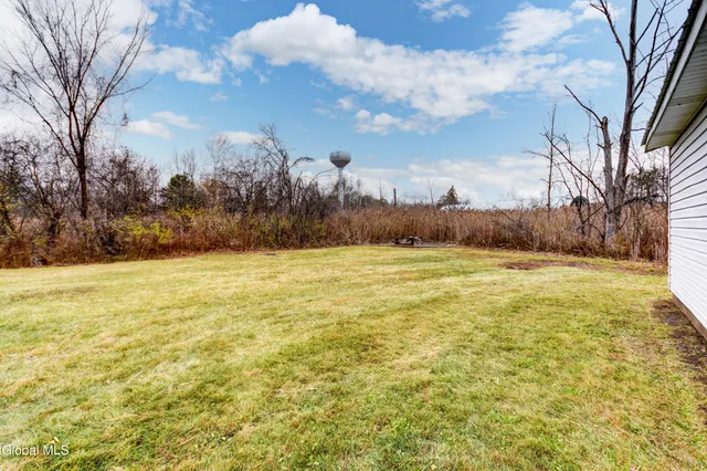 $224,900 | 10 Hallenbeck Street, Mayfield, NY 12117