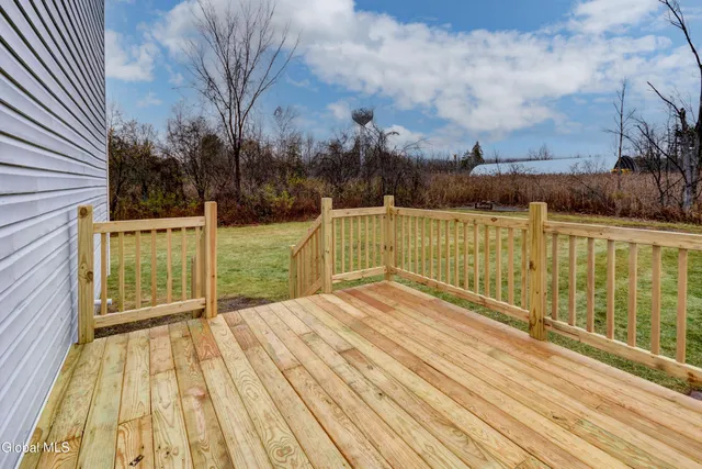 $224,900 | 10 Hallenbeck Street, Mayfield, NY 12117