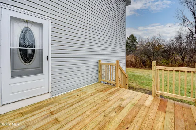 $224,900 | 10 Hallenbeck Street, Mayfield, NY 12117