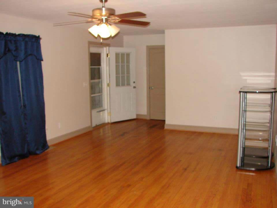 18295 Lahore Road Orange, VA 22960 - Photo 4 of 7 Living Room